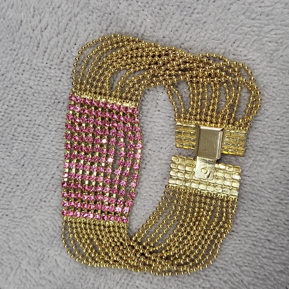 Pink Crystals & Goldtone Vintage Bracelet 💗 Like New Condition